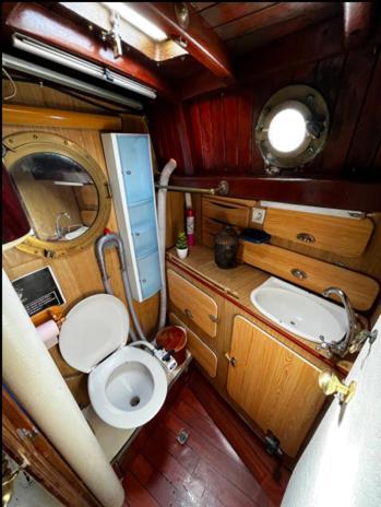 Bateau Watson Accueillant & Chaleureux Hotell Ouistreham Eksteriør bilde